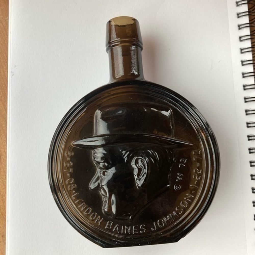 🤎🧡🤎LBJ WHEATON DECANTER PRESIDENTIAL GLASS ART VASE SCULPTURE GRAYISH BROWN